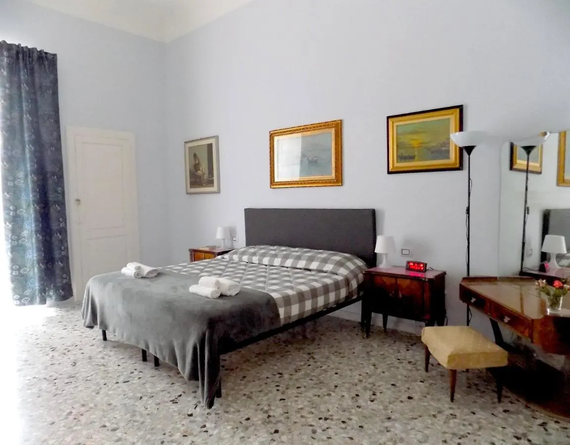 Treehouse Apartment Bari 0*,