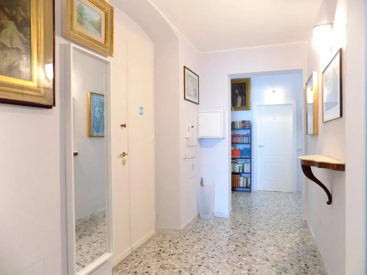 Treehouse Apartment Bari